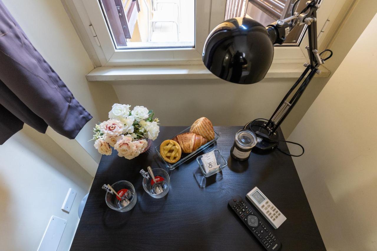 Alveare Bed & Breakfast โรม ภายนอก รูปภาพ
